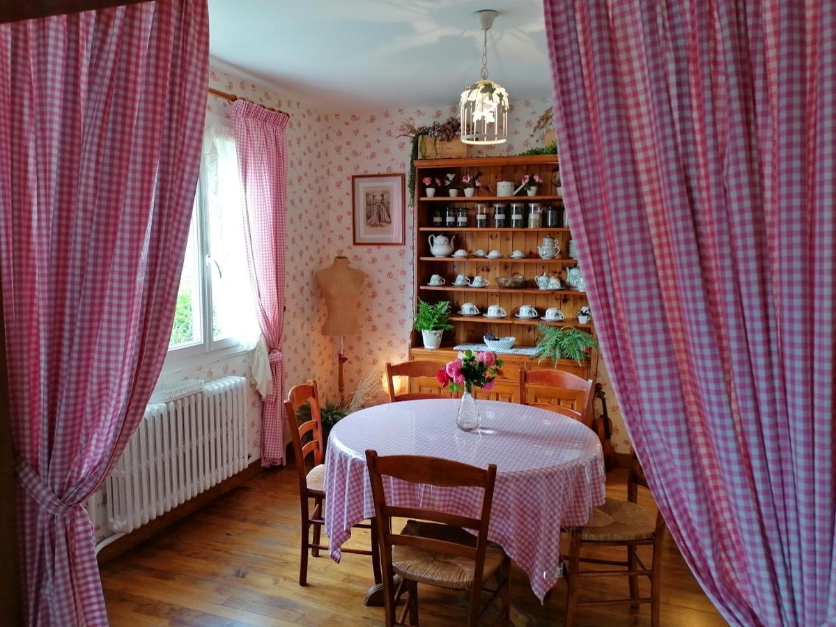 Maison Bayeux: Charming Garden Retreat Near City Centre Exterior photo