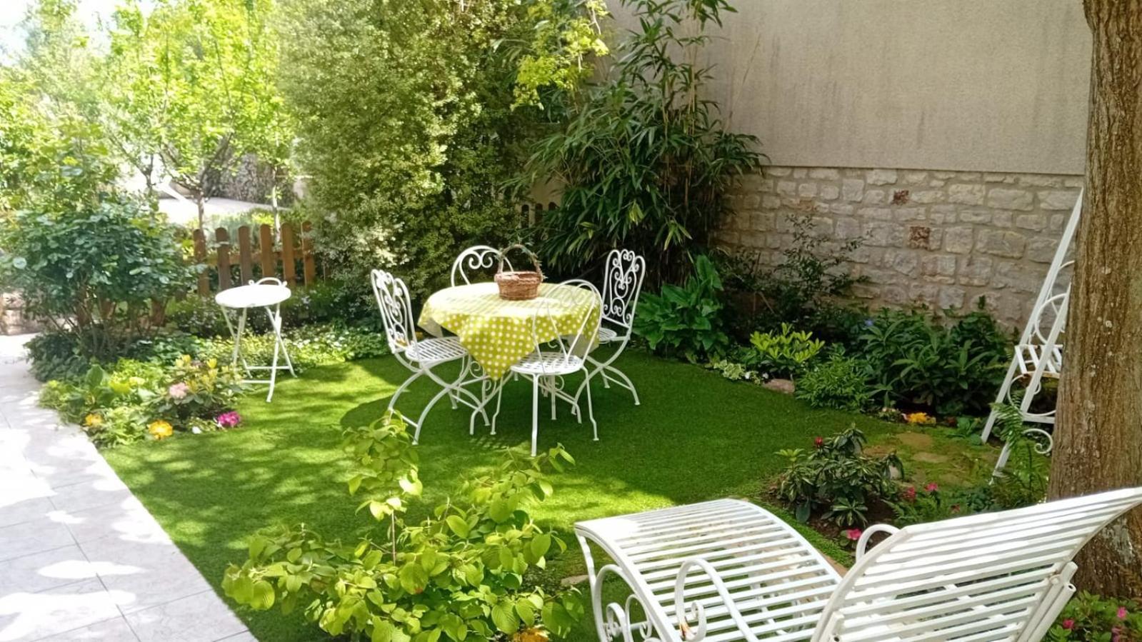 Maison Bayeux: Charming Garden Retreat Near City Centre Exterior photo