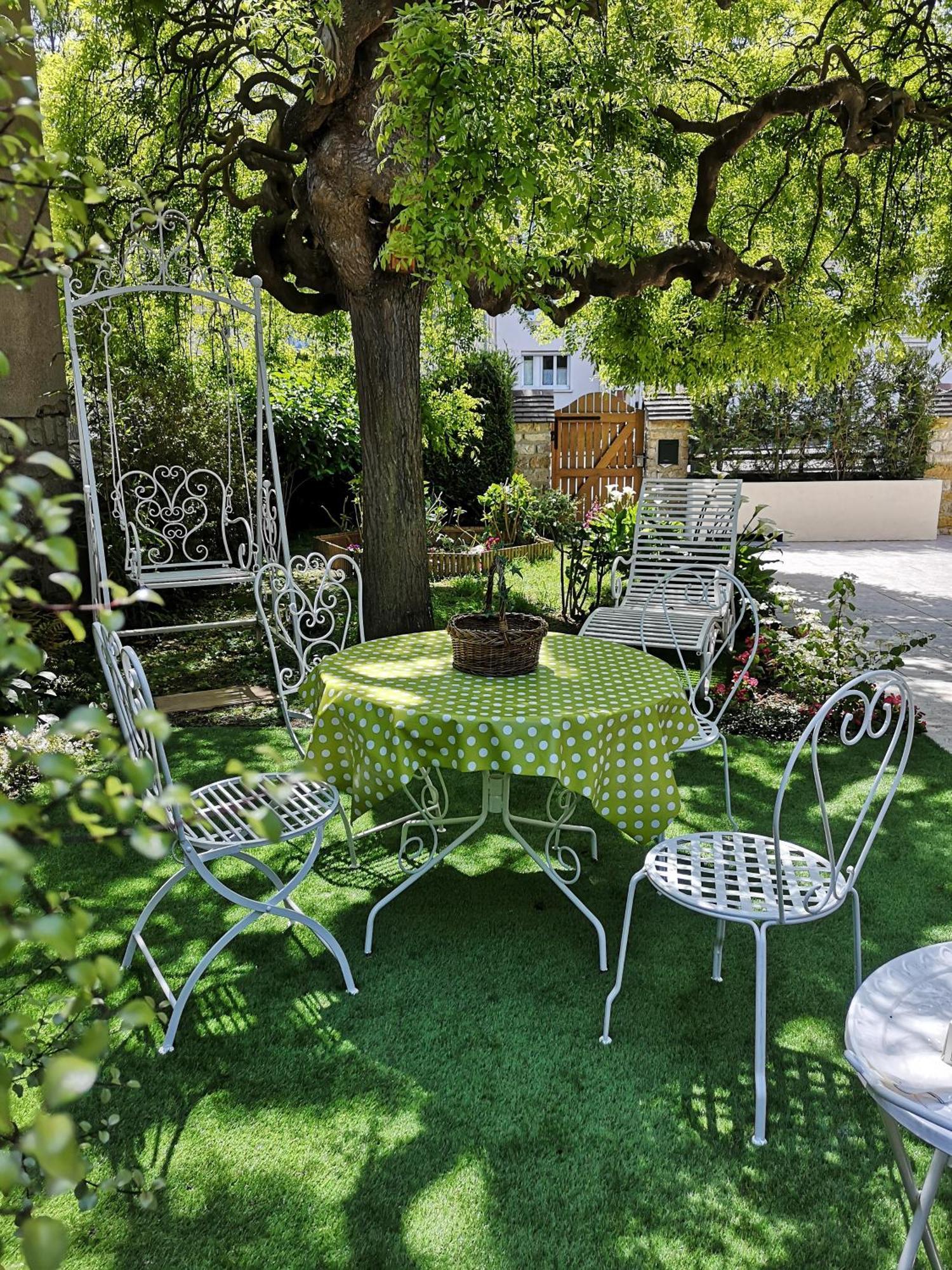 Maison Bayeux: Charming Garden Retreat Near City Centre Exterior photo
